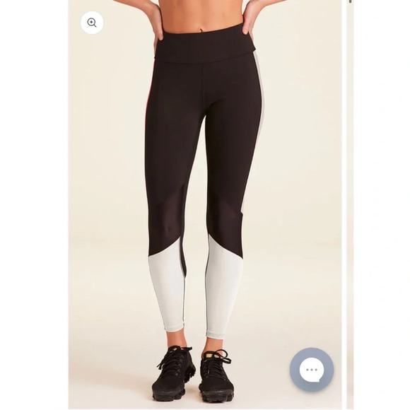 $230 Alala Matching Set: Reef Leggings + Reef Bra Small Black + White - Picture 6 of 16